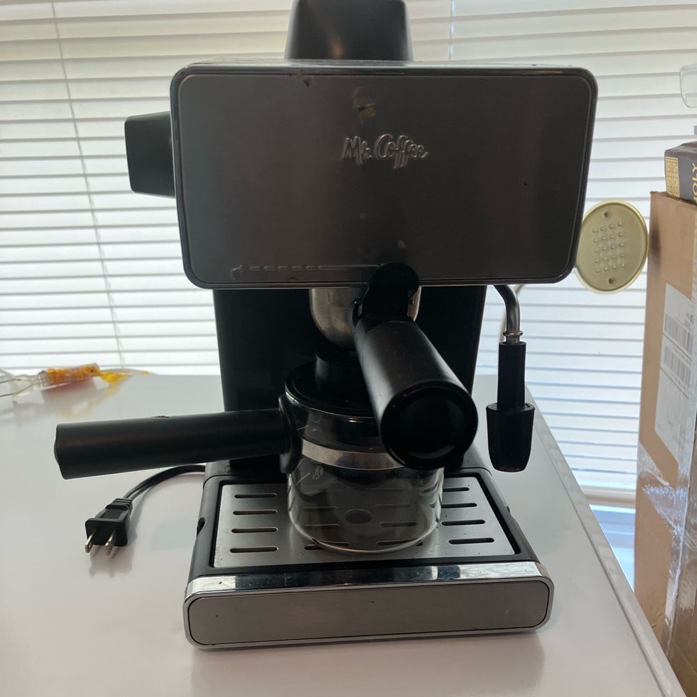 Mr coffee expresso & milk frothing machine